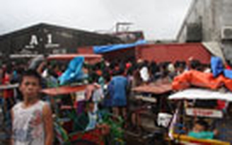 Từ tâm thảm họa Tacloban: Sự khốn khổ sau siêu bão Hải Yến