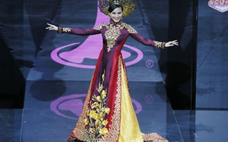 Trang phục dân tộc của Trương Thị May đẹp nhất châu Á
