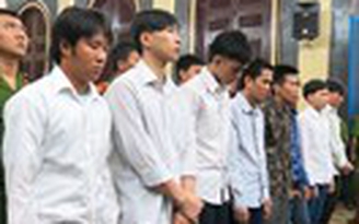 Băng chém người cướp của: 'Ai giữ dao thì người đó chém !'