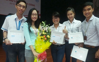 Trao học bổng Nguyễn Thái Bình - Báo Thanh Niên cho sinh viên TP.HCM