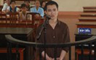 Mâu thuẫn chuyện đốt lá điều, anh chém chết em ruột