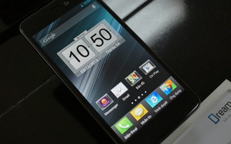 Q-mobile công bố smartphone màn hình Full-HD đầu tiên