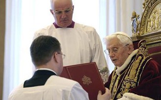 Chặng đường chông gai của Giáo hoàng Benedict XVI