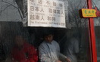 Nhà hàng ở Bắc Kinh gỡ tấm biển kỳ thị chủng tộc