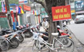 "Xẻ thịt" lòng đường, hè phố làm bãi giữ xe “cắt cổ”