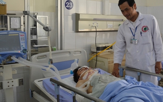 Rơi từ tầng 4 khách sạn, một học sinh nguy kịch