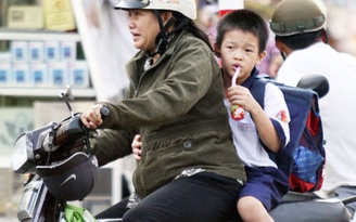 Chở trẻ phải kèm giấy khai sinh ?
