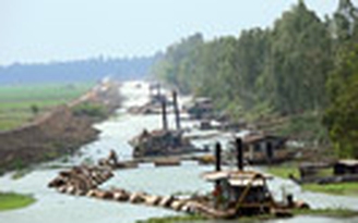 Hạn, mặn bủa vây - Bài 2: Chung sức chống hạn