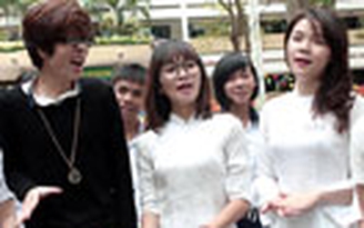 1.100 thanh niên, nghệ sĩ trẻ cùng hát "Khúc hát đồng lòng"