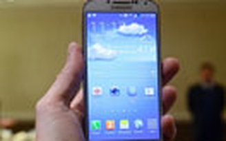 "So găng" cấu hình Galaxy S4 với các đối thủ