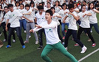 Trương Nam Thành nhảy flashmob ủng hộ Giờ trái đất