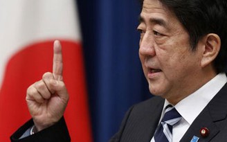Thủ tướng Nhật thoát nạn sau vụ đâm xe liên hoàn