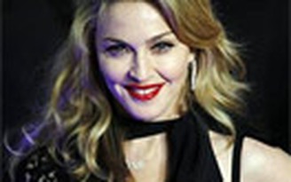 Madonna bán đấu giá tranh làm từ thiện