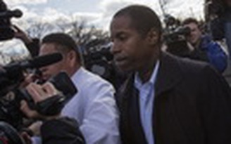 New York chấn động với vụ bê bối "chạy" chức thị trưởng