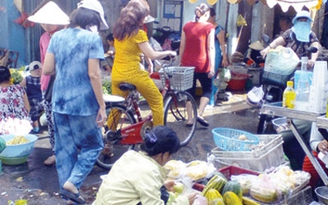 Đường biến thành... chợ