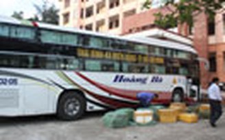 Xe khách chất lượng cao chở 1,3 tấn thịt thối