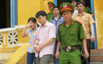 18 năm tù cho phiên dịch người Trung Quốc tiêu thụ tiền giả