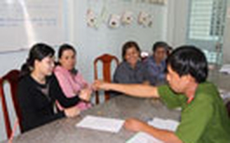 Giả mất trộm, chiếm đoạt vàng
