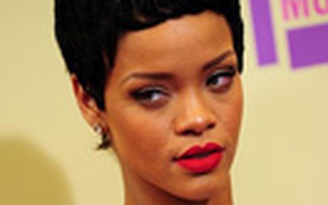 Rihanna khởi kiện hãng thời trang Topshop?