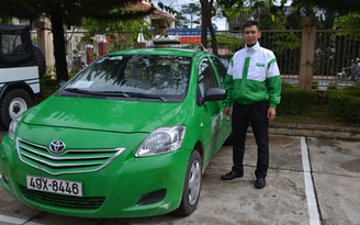 Bắt tên cướp 2 lần dí dao cướp tài sản tài xế taxi