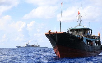Tàu ngư chính Trung Quốc xâm nhập trái phép Trường Sa