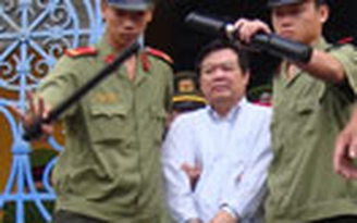 Giữ nguyên quan điểm đề nghị truy tố nguyên Chủ tịch UBND H.Hóc Môn và đồng phạm