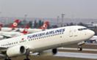 Turkish Airlines hủy lệnh cấm nữ nhân viên thoa son môi màu sáng