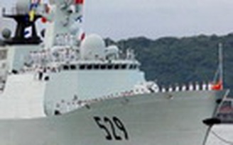 Tàu chiến Trung Quốc rượt “quan chức Philippines”