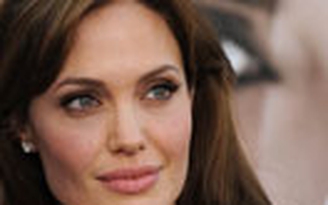 Angelina Jolie và hành trình trở thành một biểu tượng anh hùng