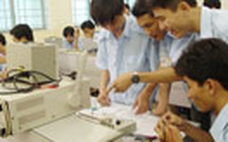 Thưởng “nóng” 30 triệu đồng cho thí sinh đạt 30 điểm
