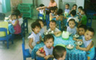 Trắng đêm xin con vào trường mầm non công lập