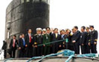 Thủ tướng kiểm tra tiến độ thử nghiệm tàu ngầm Hà Nội