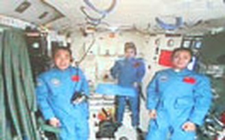 Ba phi hành gia tàu Thần Châu 10 trở về an toàn