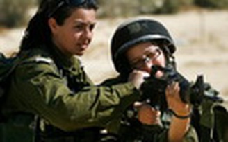 Đăng hình "nghèo" lên Facebook, nữ chiến binh Israel bị kỷ luật
