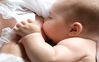 Sữa mẹ kích thích não trẻ phát triển