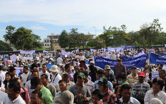 Hàng vạn người Campuchia biểu tình