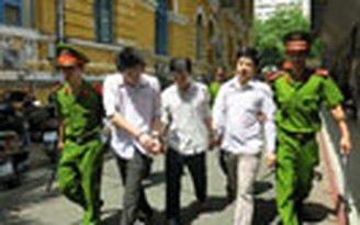 Đường dây làm giả giấy tờ ngân hàng hầu tòa