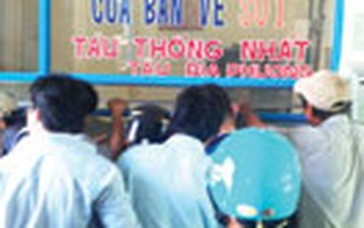 Mua vé tàu như thời bao cấp