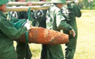 Bom nặng hơn 2 tạ gần khu dân cư