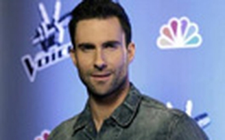 Thành viên 'The Maroon 5' đính hôn với 'thiên thần' của Victoria’s Secret