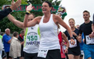 366 cuộc chạy marathon trong 365 ngày