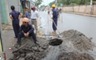 Xuất hiện 'hố tử thần' trên đường Tân Sơn