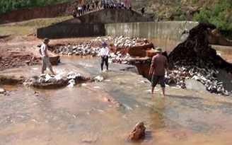 Mưa lớn tàn phá các tỉnh miền núi phía bắc