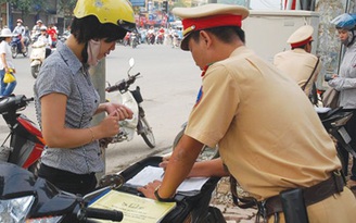 Không nộp phạt sẽ bị trừ lương, kê biên tài sản