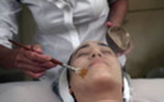 Dưỡng da bằng... phân chim Dưỡng da bằng... phân chim