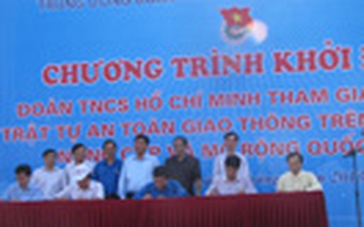 Thanh niên tình nguyện tham gia dự án mở rộng QL1A
