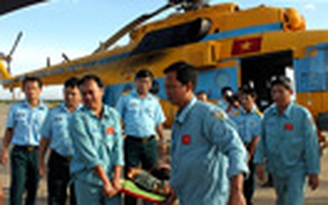 Dùng trực thăng cấp cứu ngư dân bị nạn ở Trường Sa