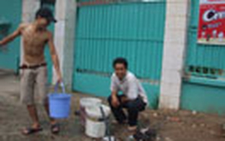 Khổ vì tắc nguồn nước