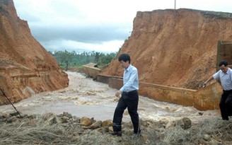 Vụ vỡ đập thủy điện Ia Krêl 2: Cứu đói vì chủ đầu tư chưa chịu đền bù