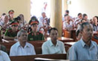 Xét xử 23 bị cáo trong vụ sai phạm đất đai ở An Giang: Một người làm quan cả họ được... đất